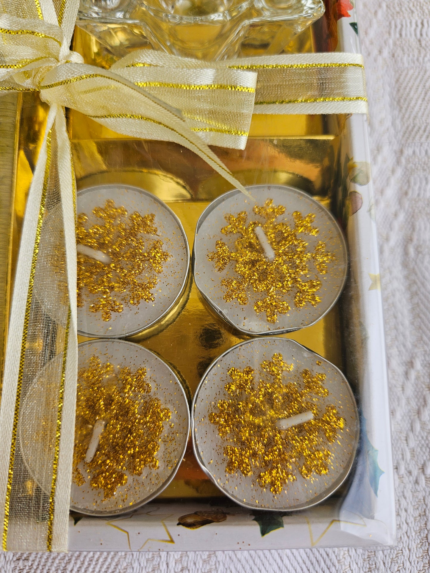 ➔ Conf. regalo con 4 tealight + 2 candele e portacandela vetro