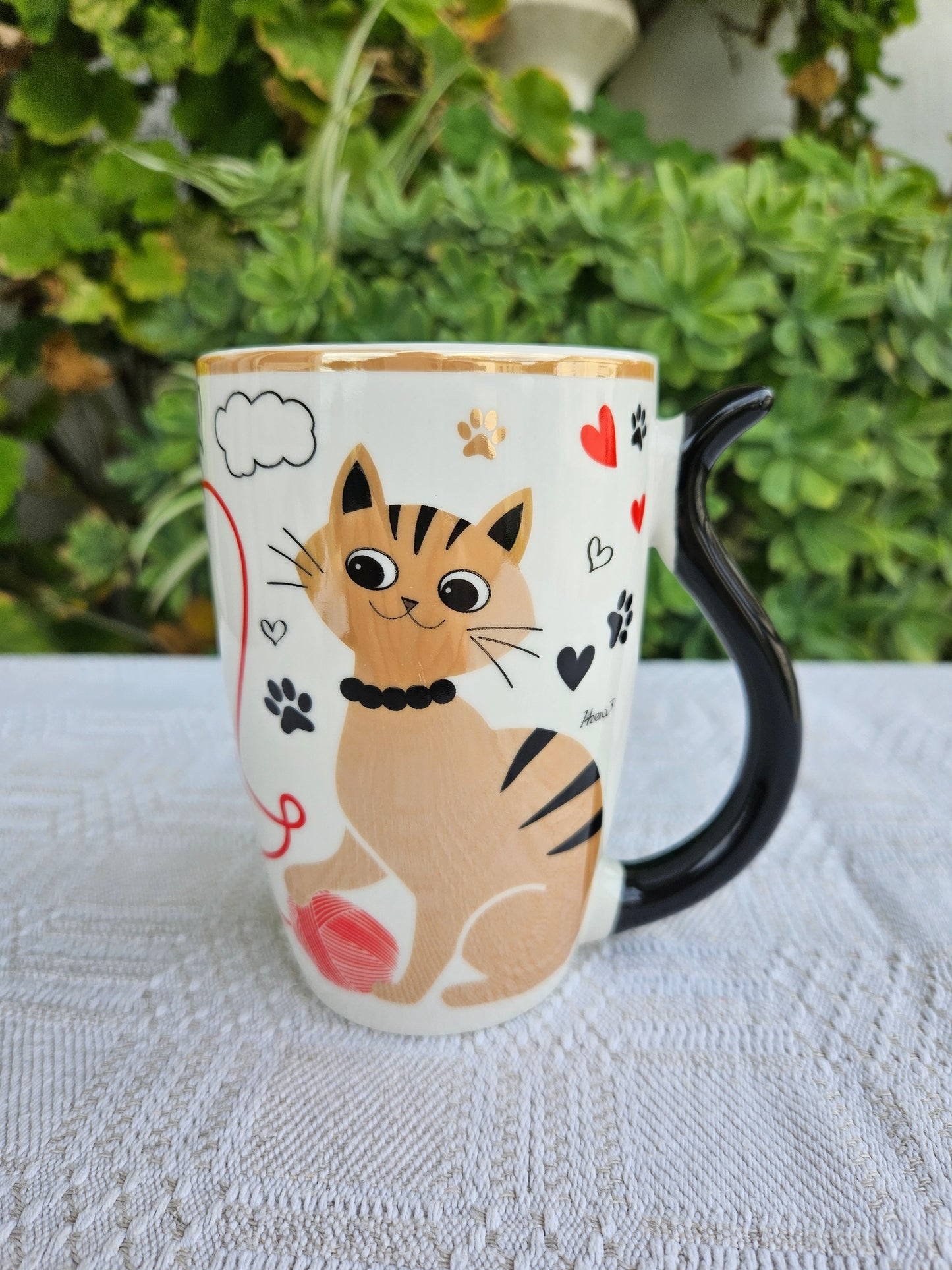 ➔ Tazza in porcellana 350 ml con manico a codina di gatto