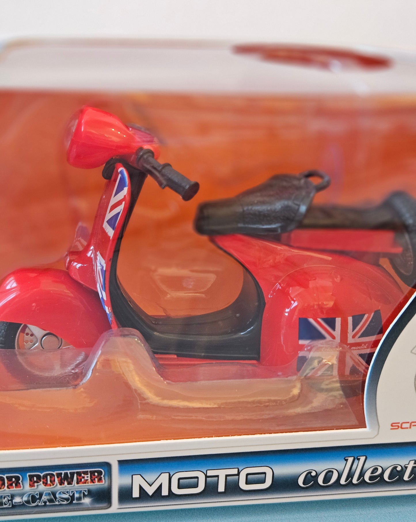 ➔ Giocattolo Moto Collection - Vespa Rossa - Mazzeo Giocattoli