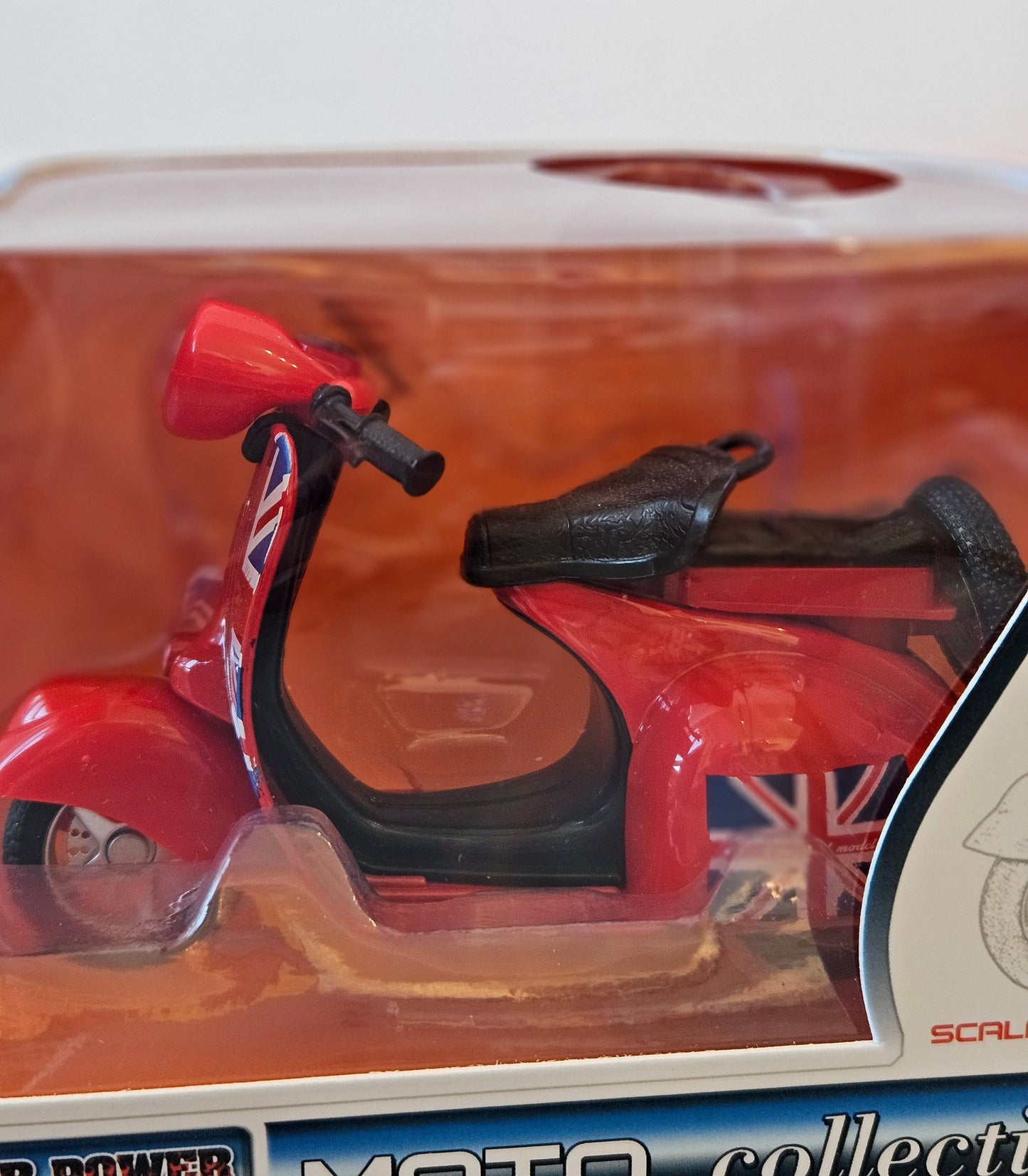 ➔ Giocattolo Moto Collection - Vespa Rossa - Mazzeo Giocattoli