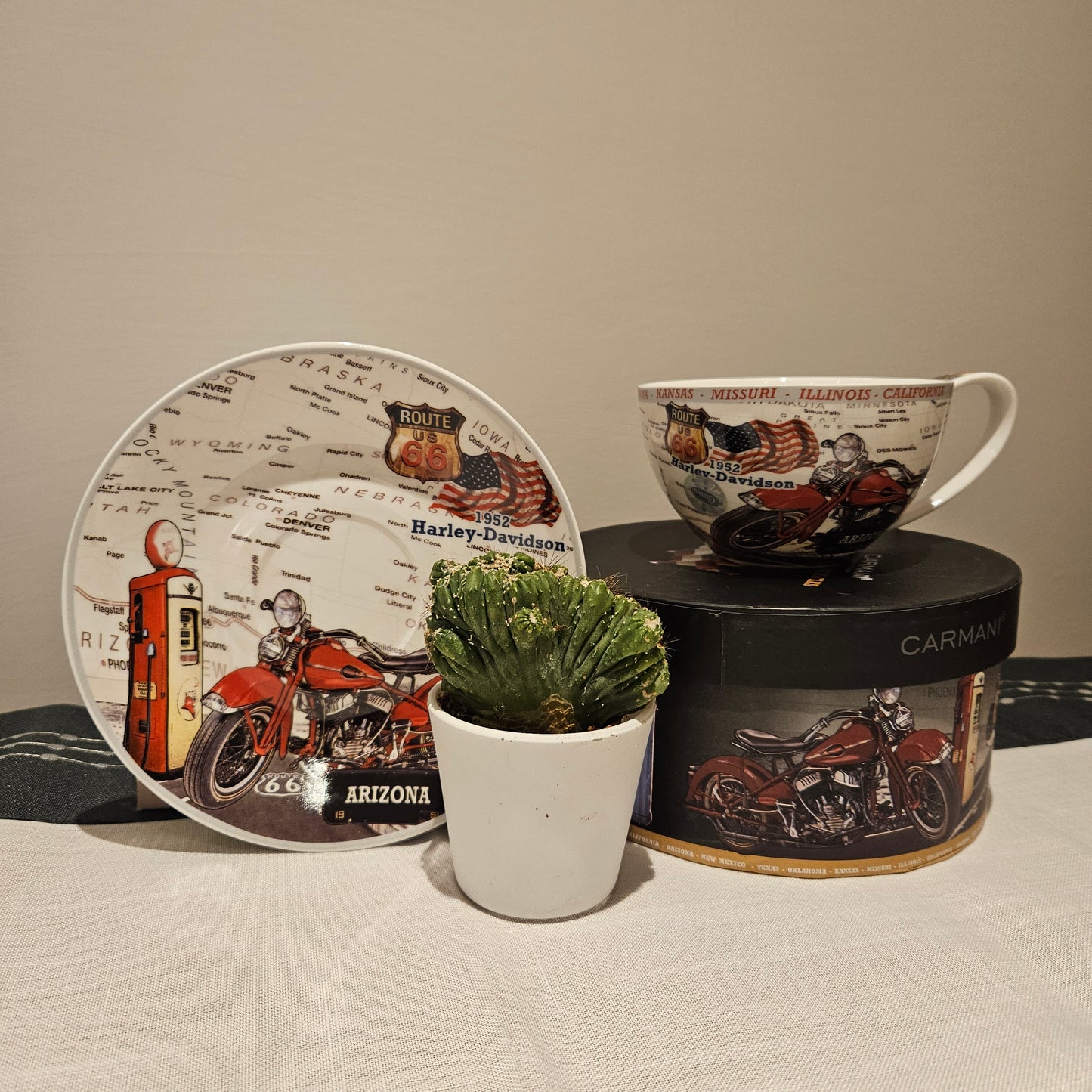 ➔ Grande tasse avec soucoupe - moto rouge - Carmani Route 66