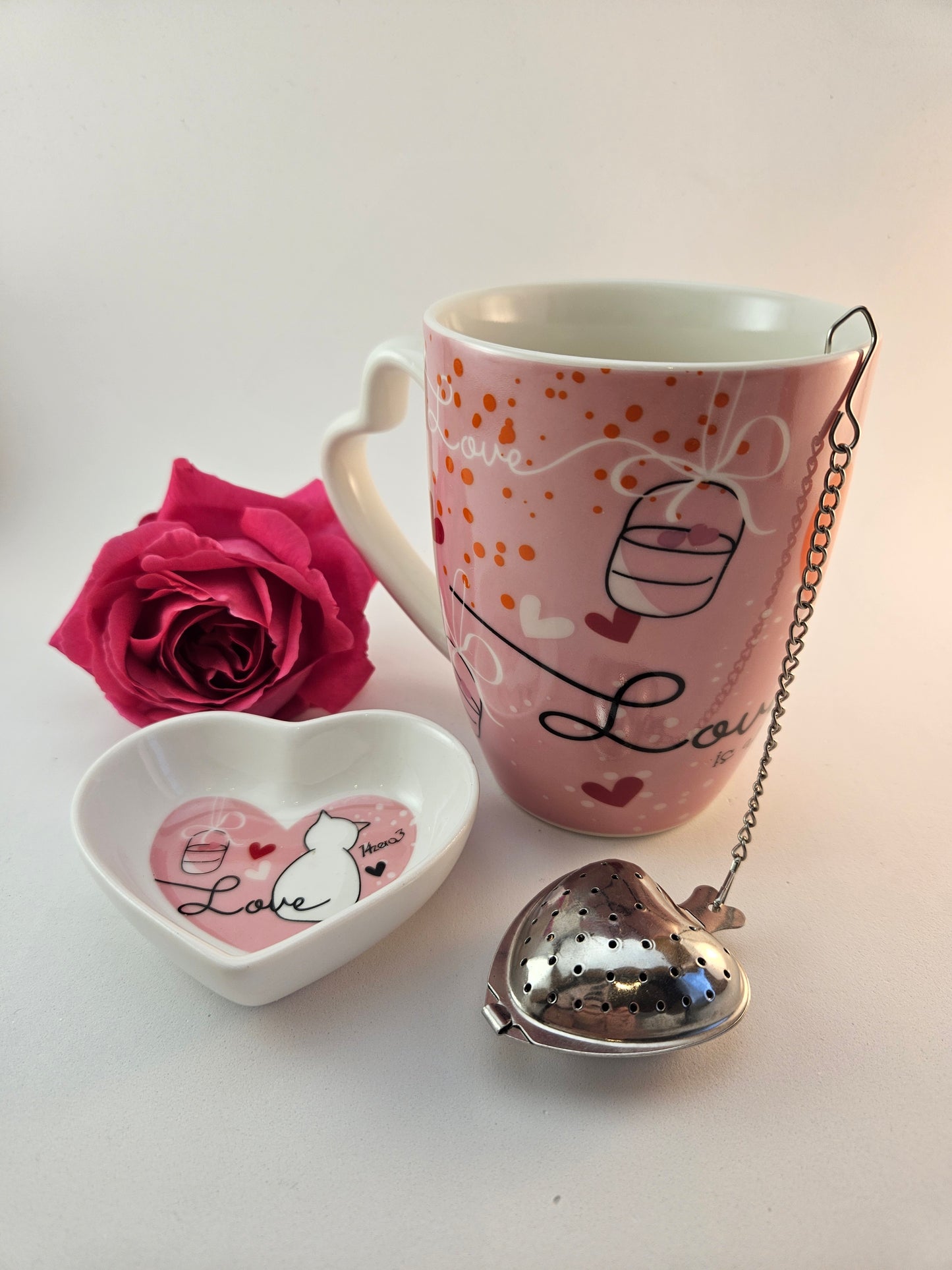 ➔ Tazza tisane e infusi in porcellana con piattino e filtro (colore rosa) - Art From Italy