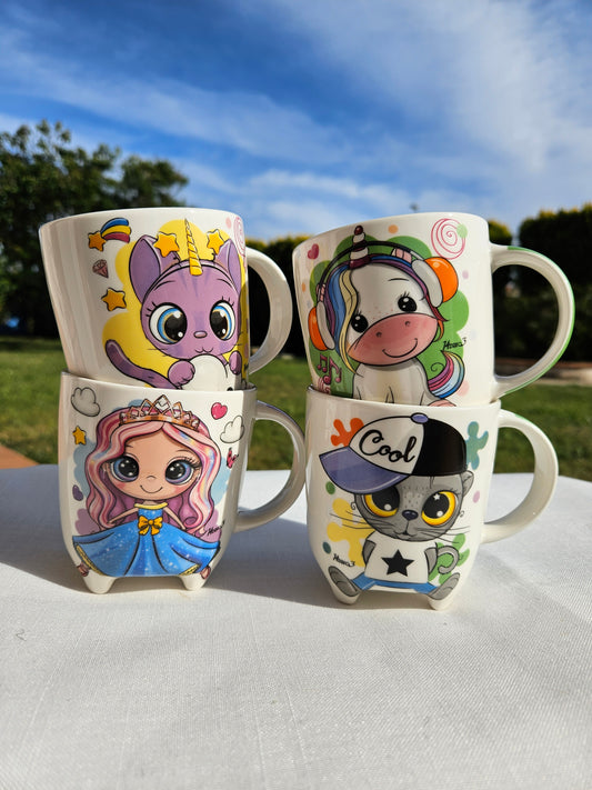 ➔ Tazza in porcellana con piedini