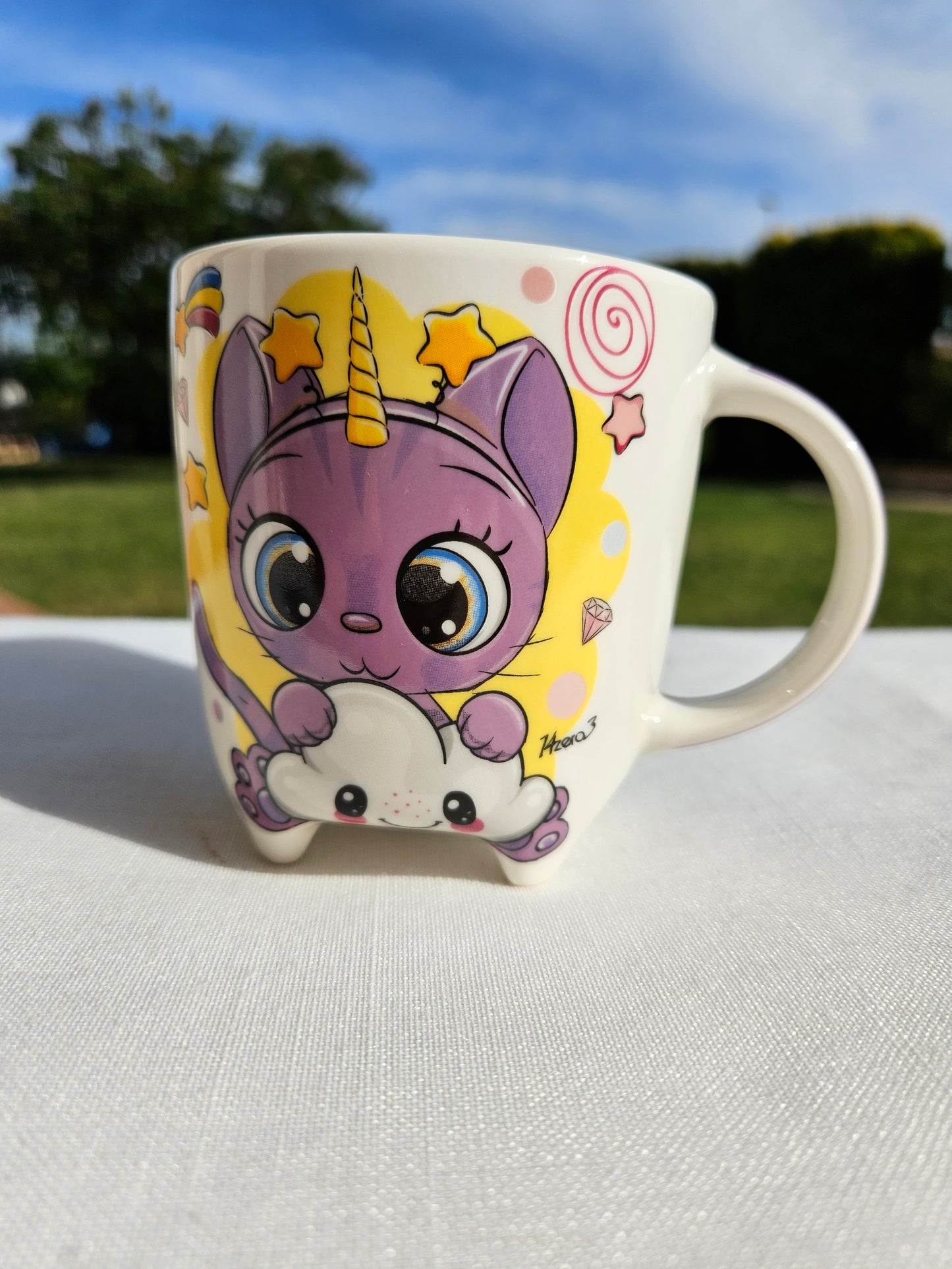 ➔ Tazza in porcellana con piedini