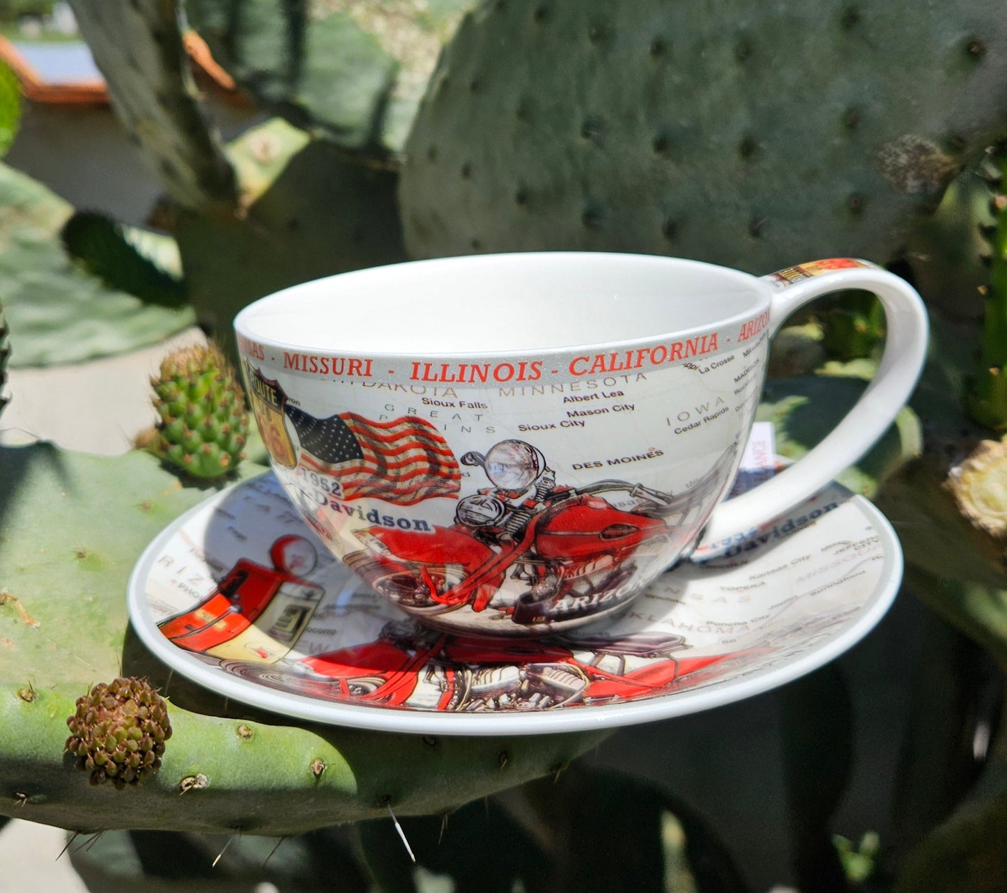 ➔ Grande tasse avec soucoupe - moto rouge - Carmani Route 66